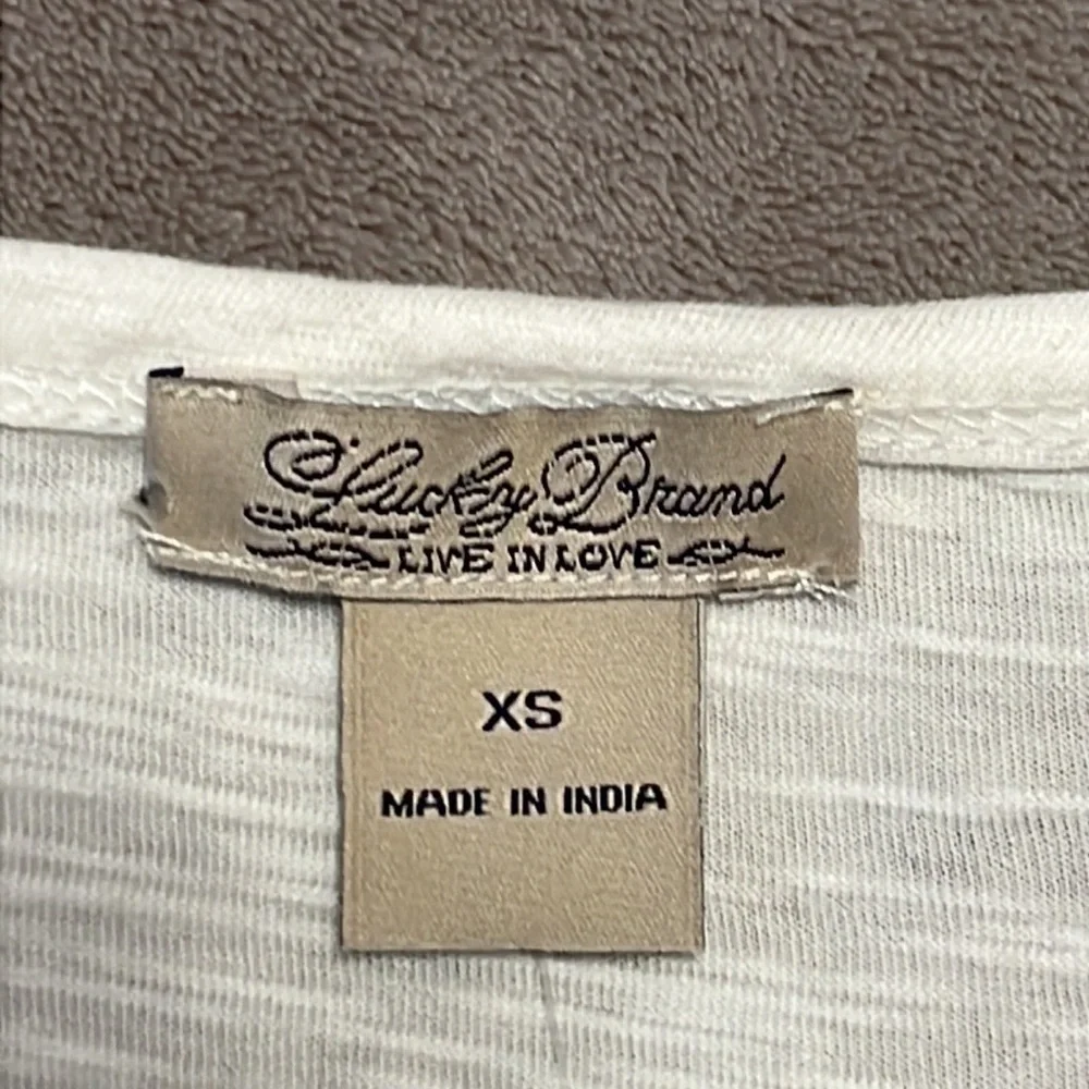 NWT Lucky Brand White Long Sleeve Scoop Neck Tee - Picture 2 of 15